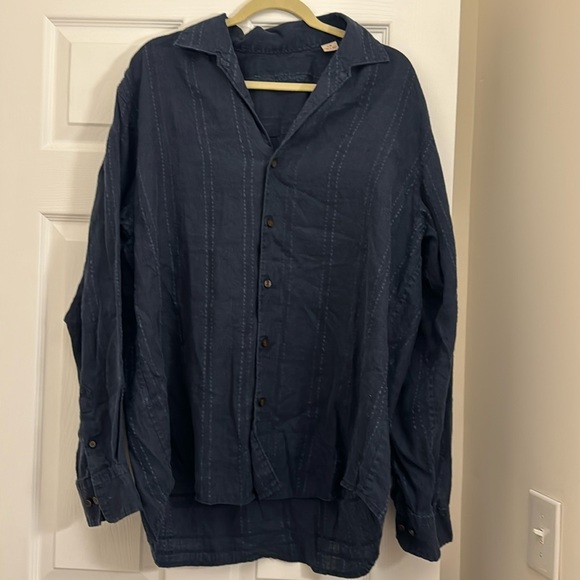 Tommy Bahama Linen Size Large Blue Button Down men’s shirt - Picture 1 of 7